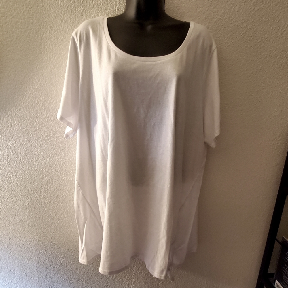 Avenue 22/24 white short sleeve top